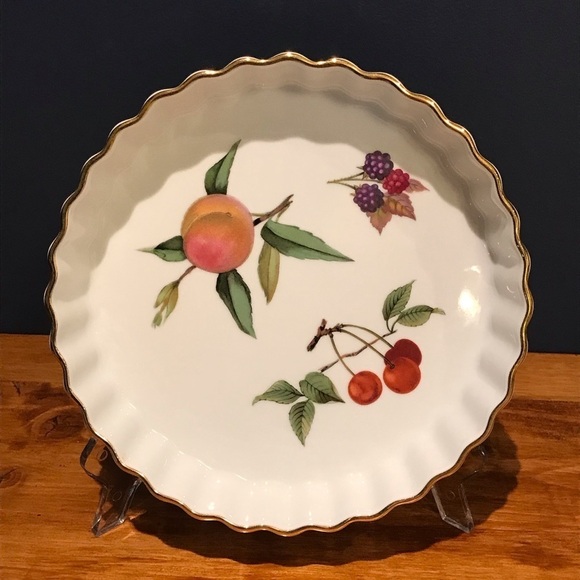 1961 Royal Worcester Evesham Gold Trimmed Quiche or Tart Dish - Picture 6 of 9